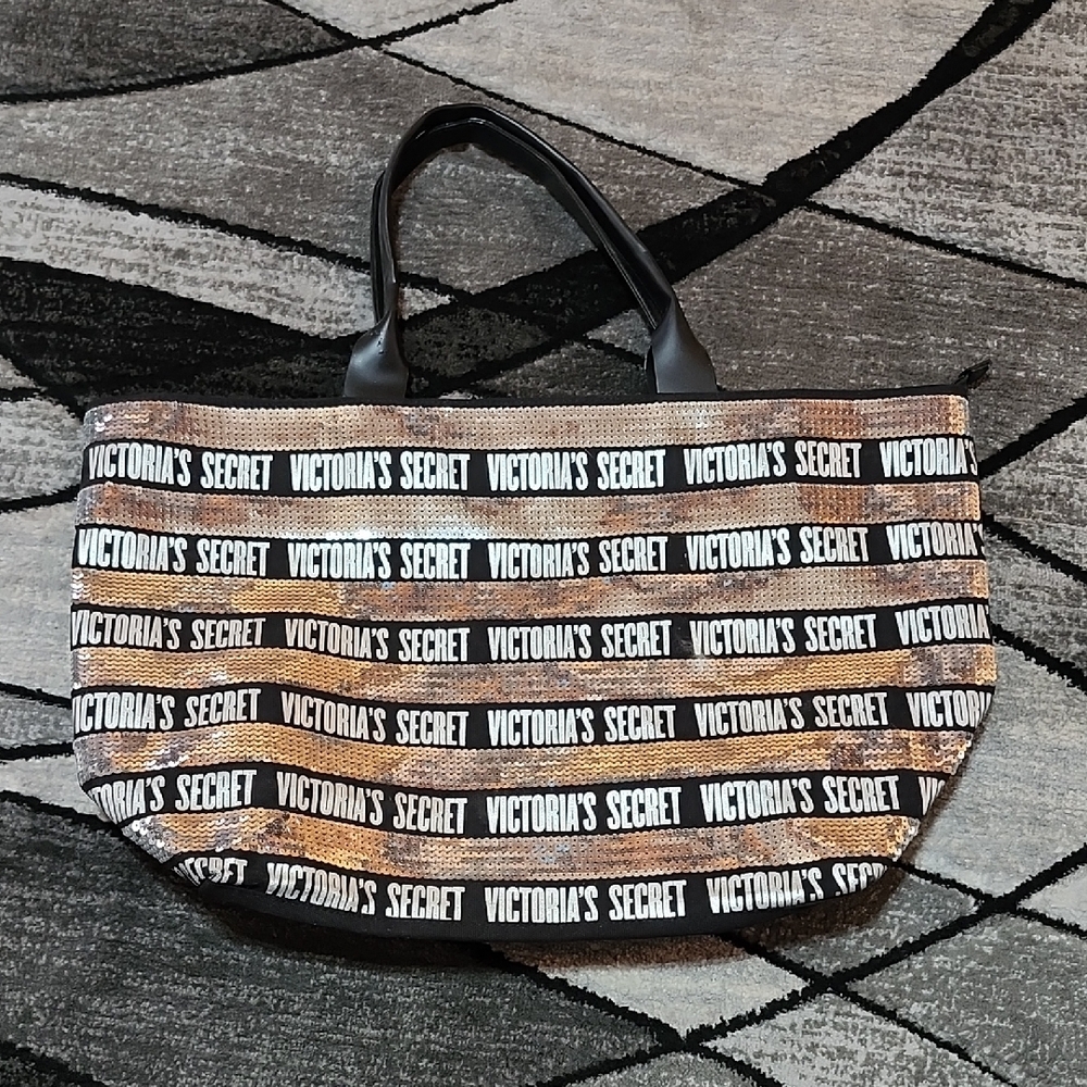 VICTORIA SECRET 2018 LIMITED EDITION SILVER SEQUINS LOGO STRIPES BLK CANVAS TOTE